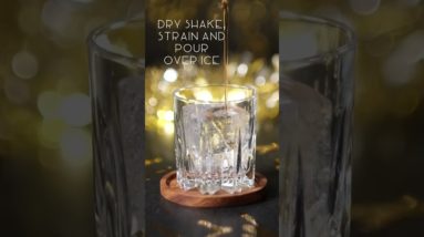 MUST-TRY NYE Cocktail | Golden Spiced BUZZ #shorts