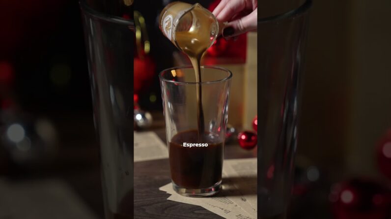 The BEST Nostalgic Holiday Espresso Martini ☕️🎄